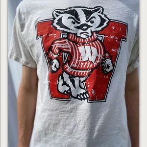 Mens white and red College Wisconsin Badger shirt